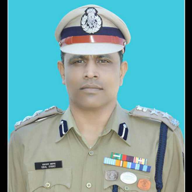 2commadant iqbal ahmed 45th CRPF battalion dg disc chetan cheeta terrorist attack hajin kashmir sunbal