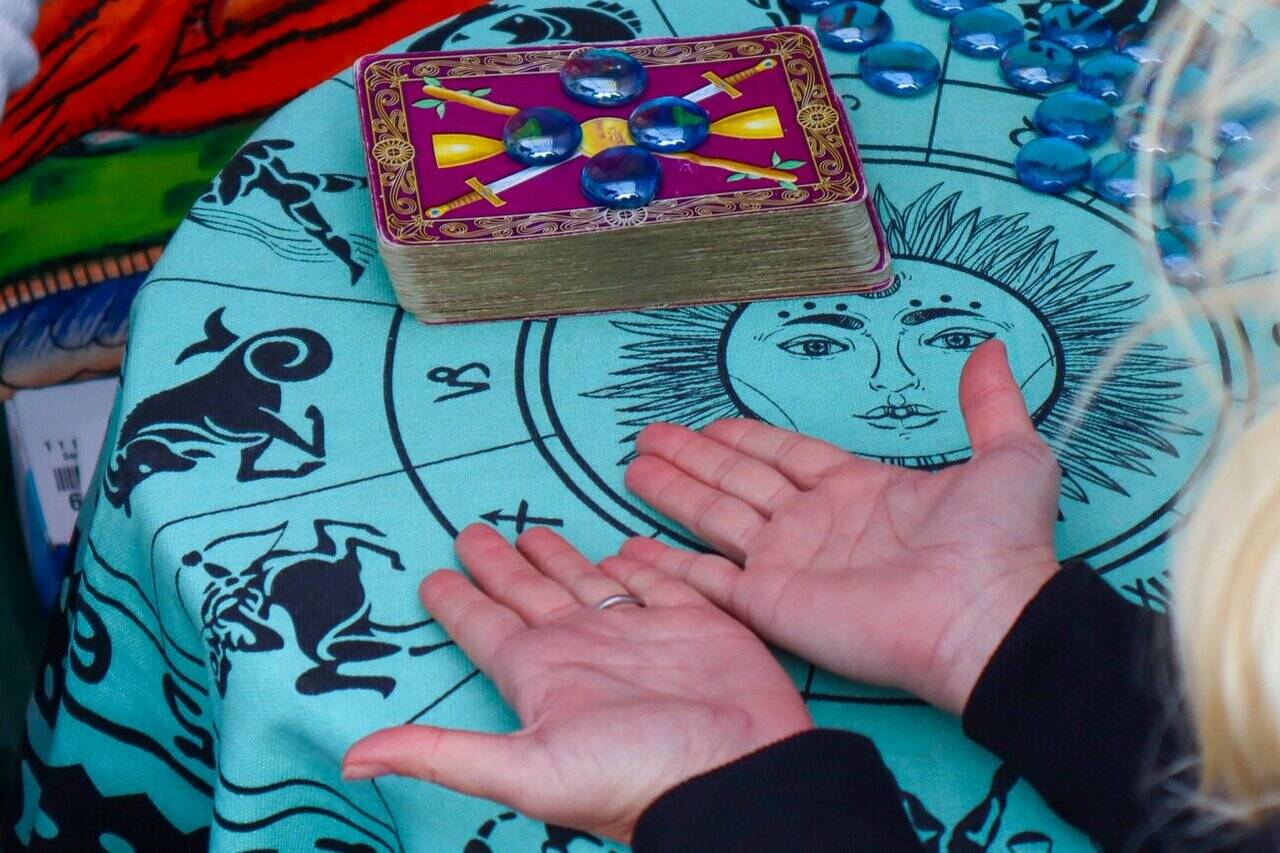 psychic reading stones why how benefits astrology tarot reading astrologer reason past life