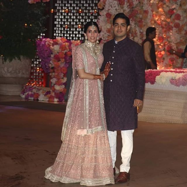 Akash Ambani, Shloka Mehta, Nita Ambani, Mukesh Ambani, Isha Ambani, Anand Piramal, Engagement celebration picture photo images videos cake venue cost wedding ceremony bollywood guest who wear what dress food menu