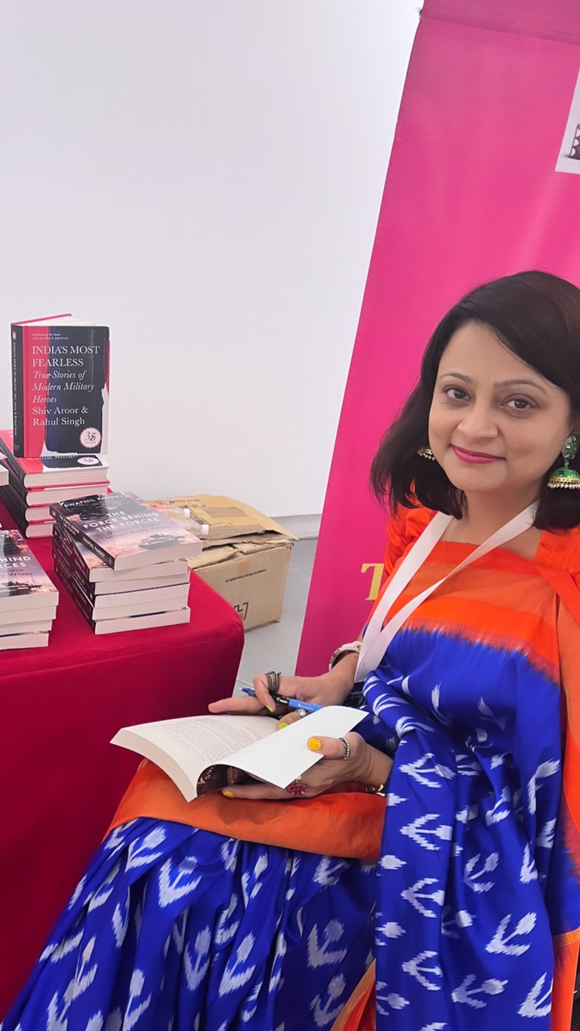 swapnil pandey author writer booklover jaipur jawahar kala kendra readers archana pande awwa books army lit fest military Wikipedia husband names top 10 bestselling national defence author army wife achievers gift force behind the forces stories love story real life non fiction