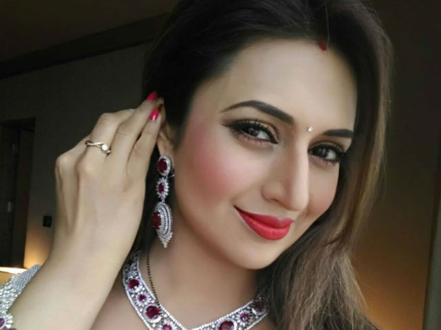 TV actress beautiful most expensive Tv actress, hot pictures of Tv actress, divyanka tripathi, jennifer winget, sakhshi tanwar, hina khan controversy ,price per episode, most beautiful TV actress, saas bah serials, daily soaps, Television