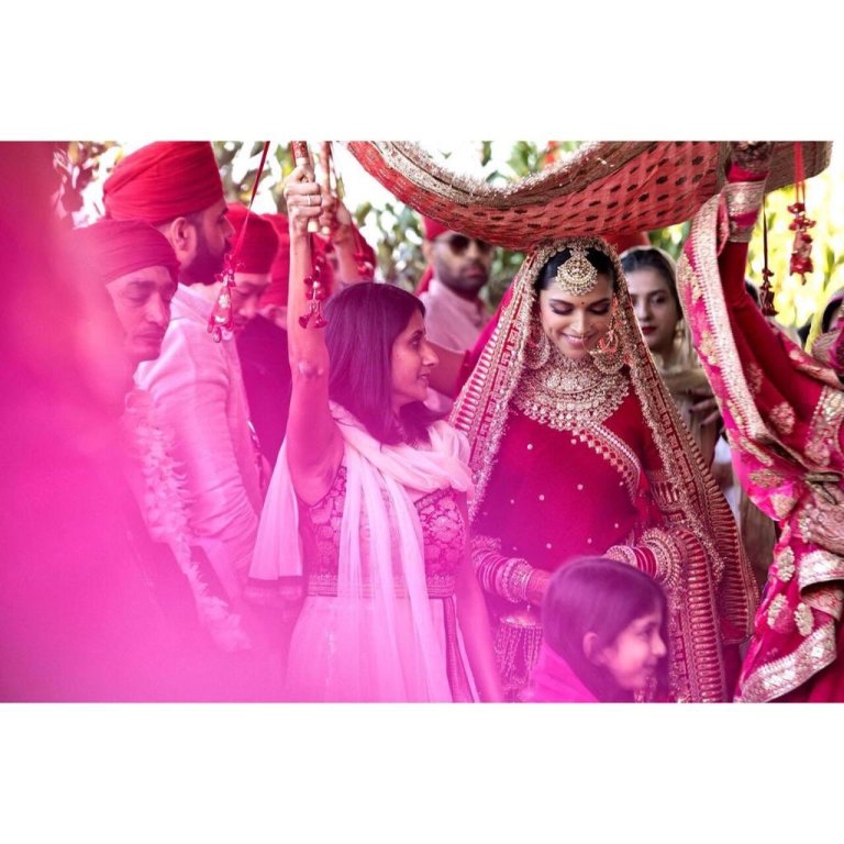 ranveer singh deepika padukone wedding mehendi pictures hd quality good quality images bollywood wedding expensive wedding couple relationship bride groom wedding season 