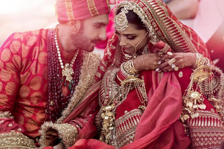 ranveer singh deepika padukone wedding mehendi pictures hd quality good quality images bollywood wedding expensive wedding couple relationship bride groom wedding season