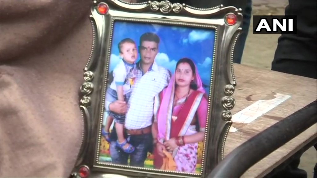 aatanki hamla encounter images pictures news emotion mother sister son father kids children terrorist jawan army jawan pulwama attack,pulwama attack adil ahmed naser ahmed kashmir martyr family parents crpf terrorism JeM suicide bomber