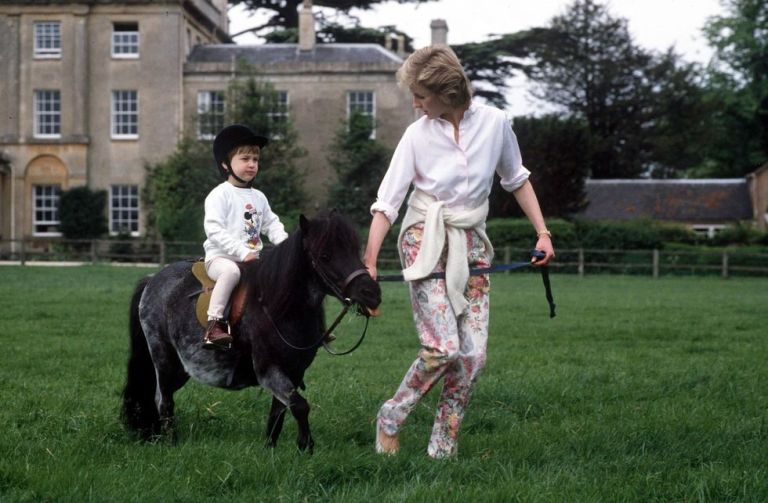 hbz-princess-diana-1986-gettyimages-52103879-1534524937