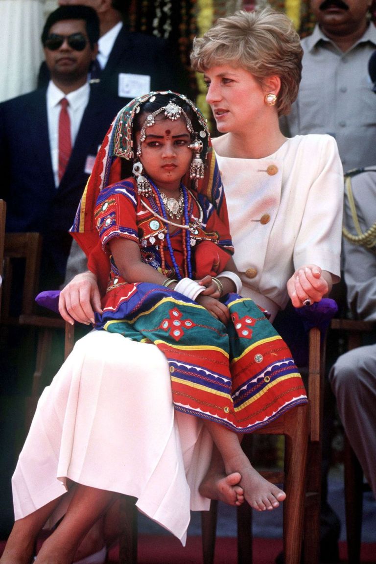 hbz-princess-diana-1992-gettyimages-73389995-1534524945