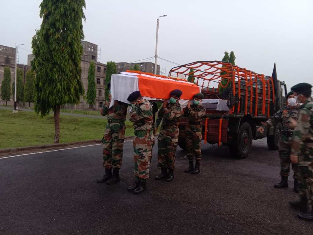 Lt colonel Robert TA, North Sikkim Avalanche rescue snow clearining indian army officer sapper  wreath laying pictures cadet training wing MCEME martyred sacrificed family manipur maram naga community soldier 