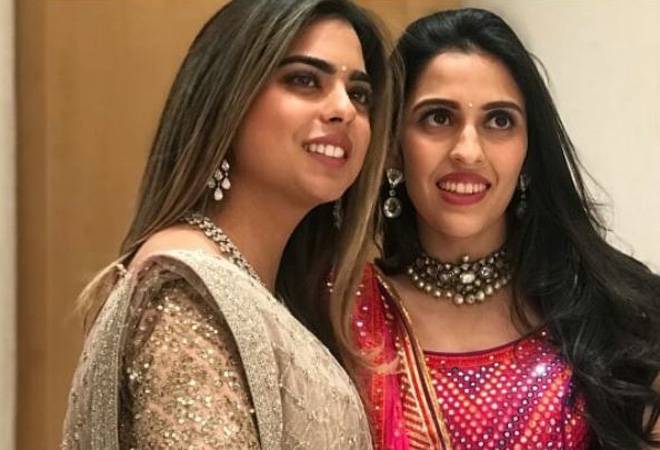 Akash Ambani, Shloka Mehta, Nita Ambani, Mukesh Ambani, Isha Ambani, Anand Piramal, Engagement celebration picture photo images videos cake venue cost wedding ceremony bollywood guest who wear what dress food menu