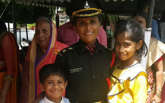 para commando wife martyr widow of army officer swati mahadik namita pant nidhi dubey lady officers veer nari extraordinary woman courage widow of army officer minister politician child to join army indian army extraordinary stories OTA Chennai passing out parade 2017 colonel mahadik indian army women officer female cadet brave woman feminism warrior woman